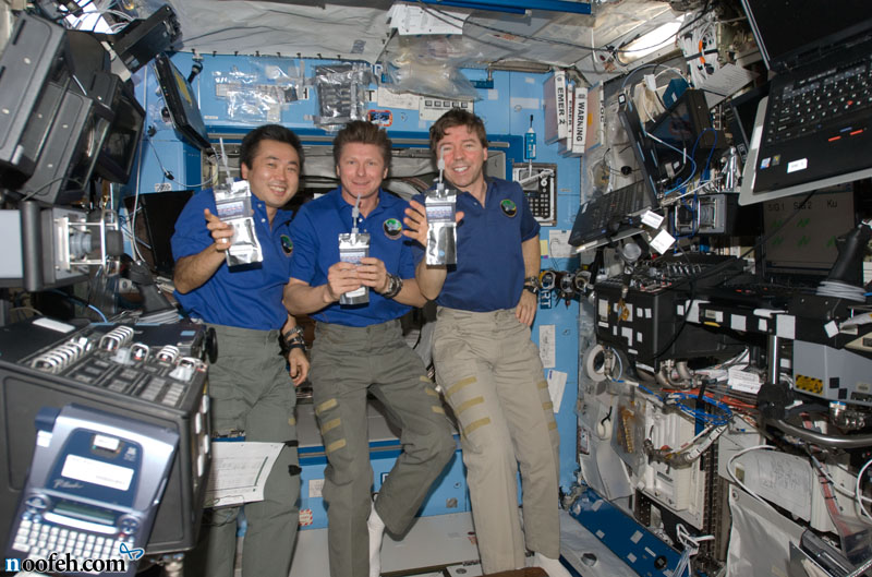 نوشیدن در شرایط بی وزنی