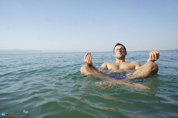 وقت گذرانی در دریای مرده